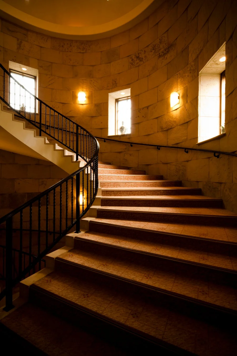 豪華な螺旋階段