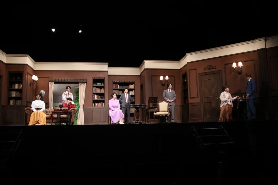 舞台「ブラック・コーヒー」の舞台セットの様子